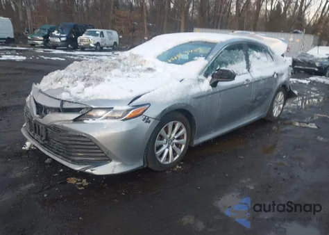 2019 Toyota Camry Le z USA, uszkodzony, nr VIN 4T1B11HK9KU164128